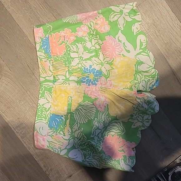 LILLY PULITZER Hibiscus Stroll Buttercup Shorts Size 0 - Picture 7 of 8